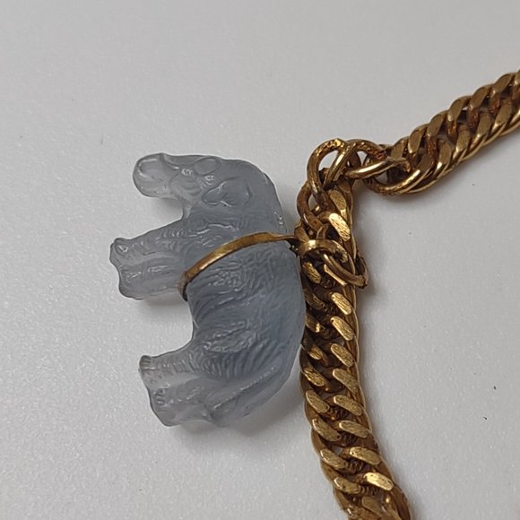 Cute Little Metal And Glass Elephant Charm Bracelet - Picture 5 of 9